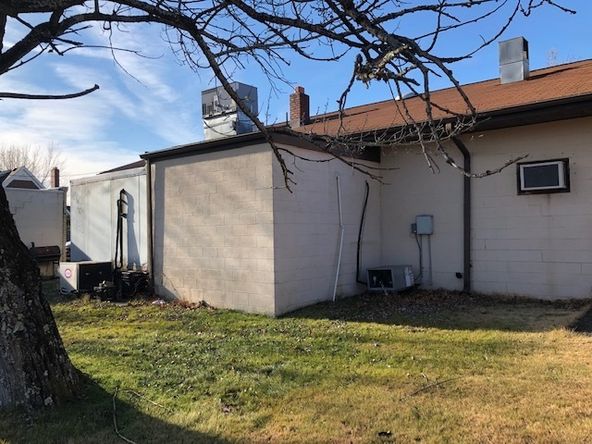 119 State St, Charleroi, PA 15022